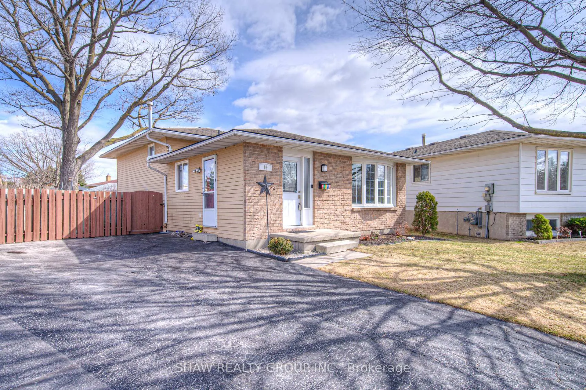 Photo 3 of 19 Sekura Place, Cambridge, Greenway-Chaplin — HOMEH
