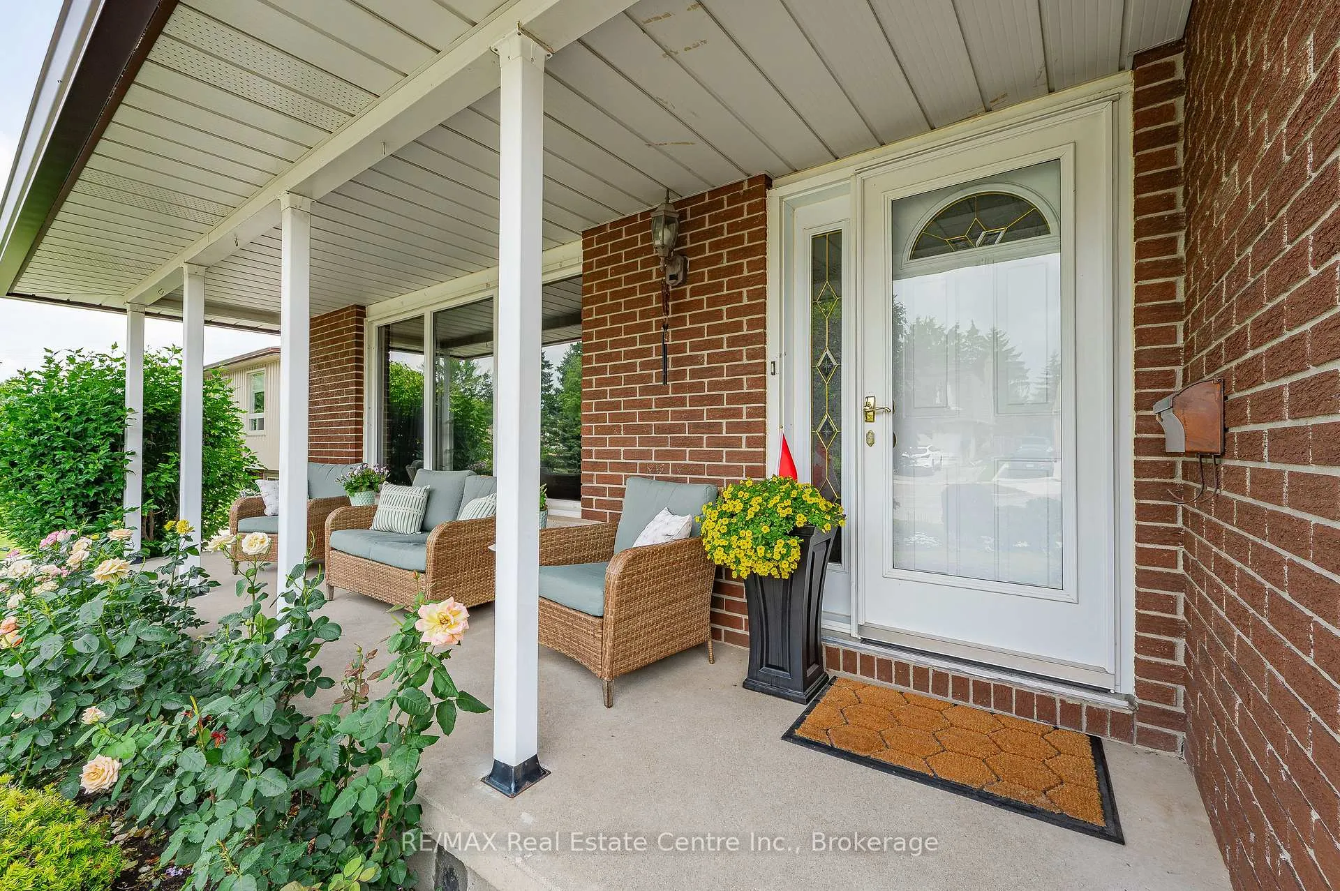 Photo 3 of 127 Toynbee Crescent, Kitchener — HOMEH