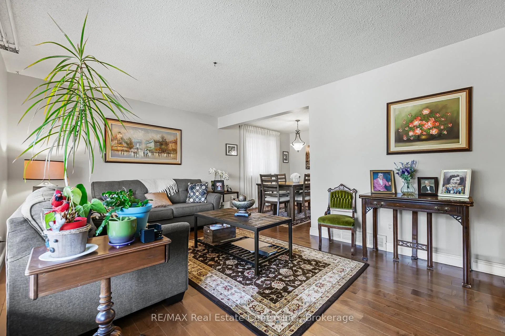 Photo 12 of 127 Toynbee Crescent, Kitchener — HOMEH