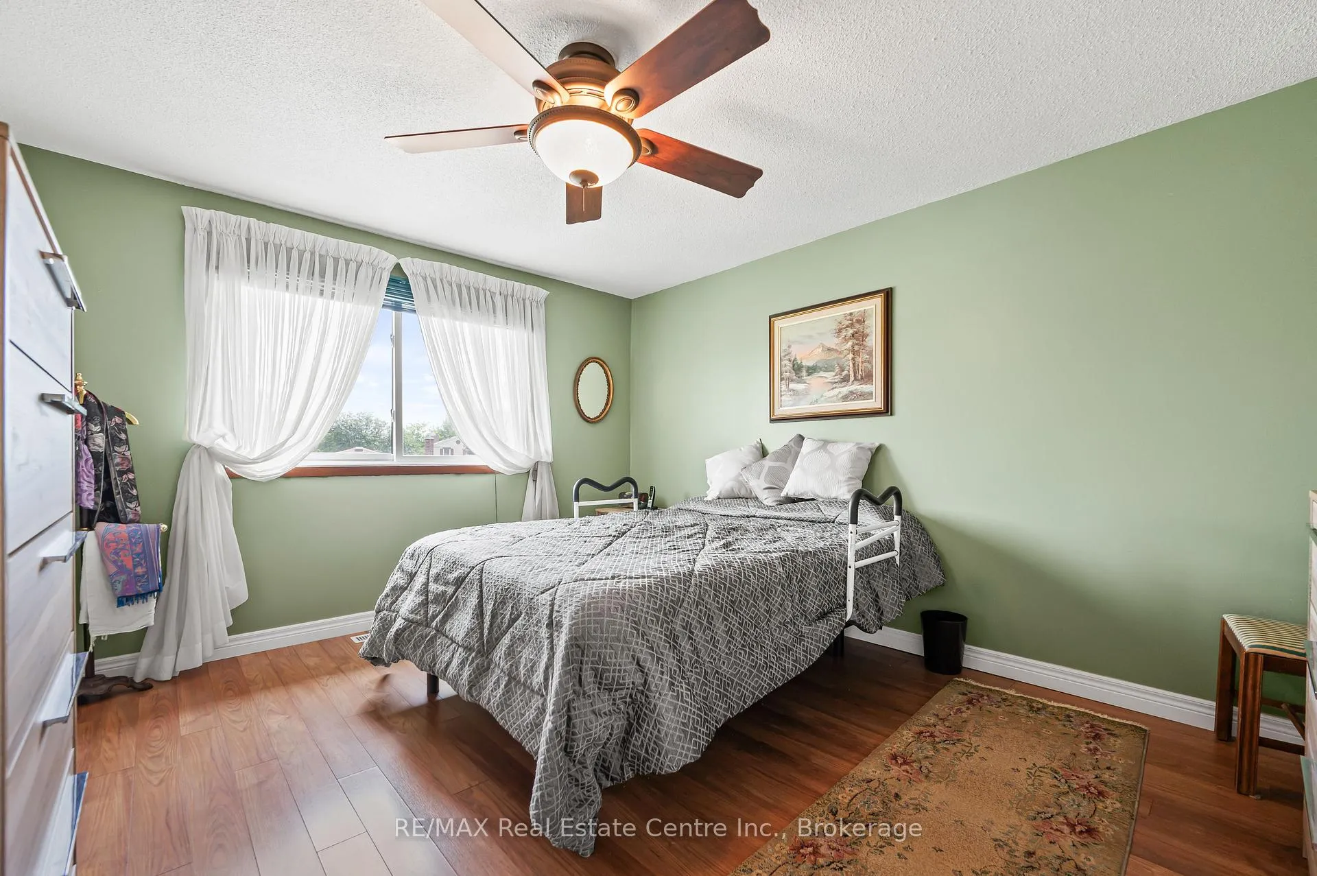 Photo 15 of 127 Toynbee Crescent, Kitchener — HOMEH