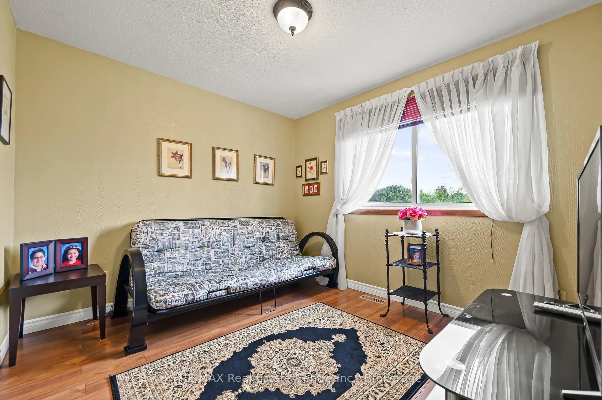 Photo 17 of 127 Toynbee Crescent, Kitchener — HOMEH