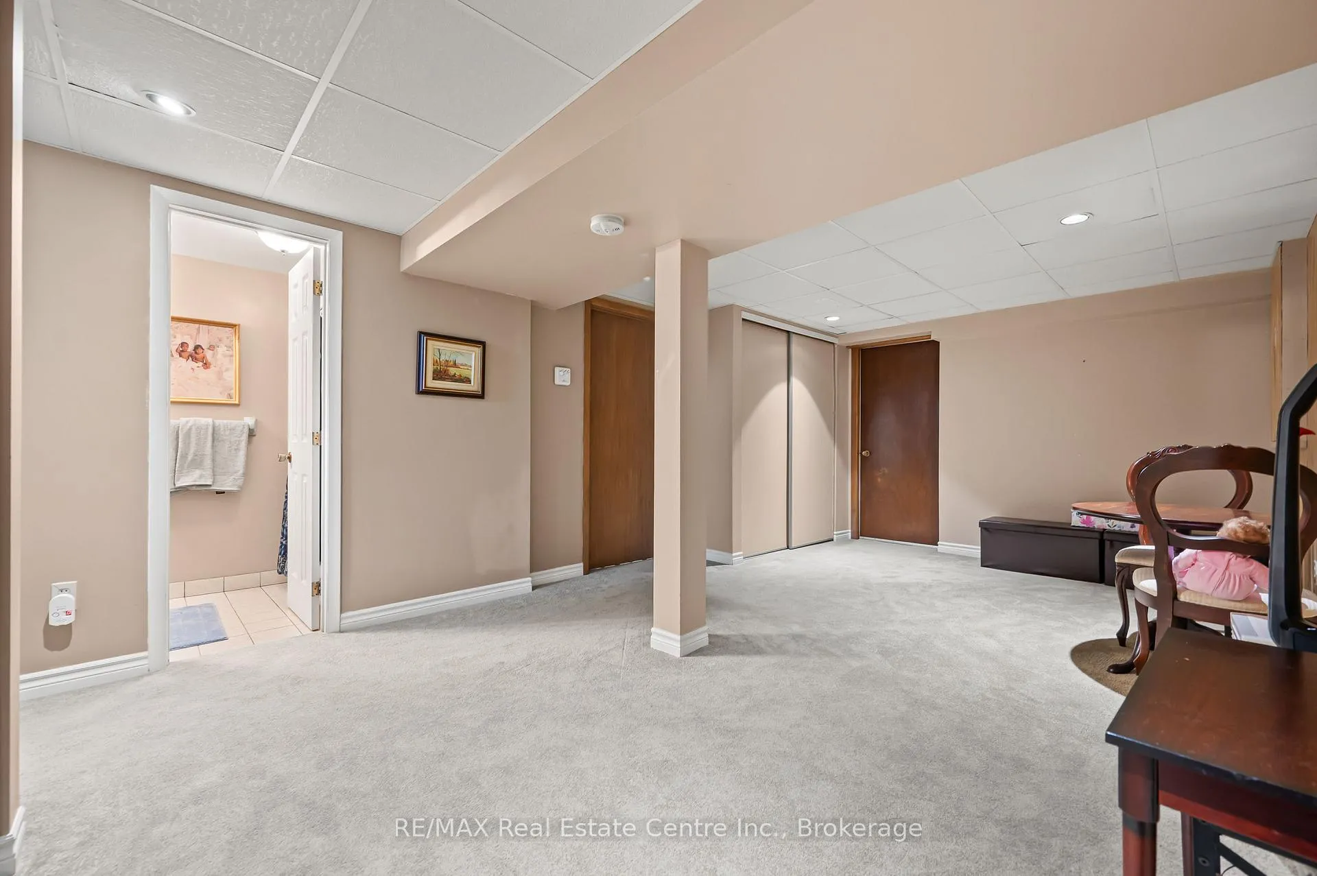 Photo 25 of 127 Toynbee Crescent, Kitchener — HOMEH