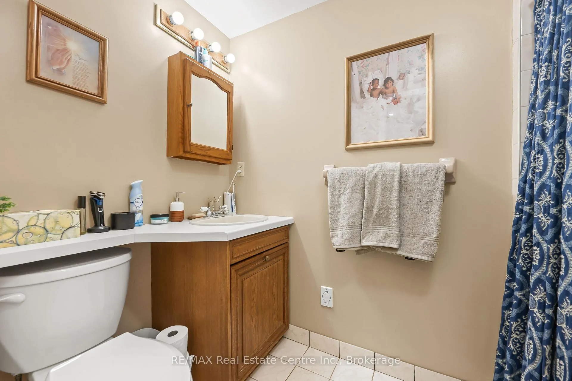 Photo 27 of 127 Toynbee Crescent, Kitchener — HOMEH