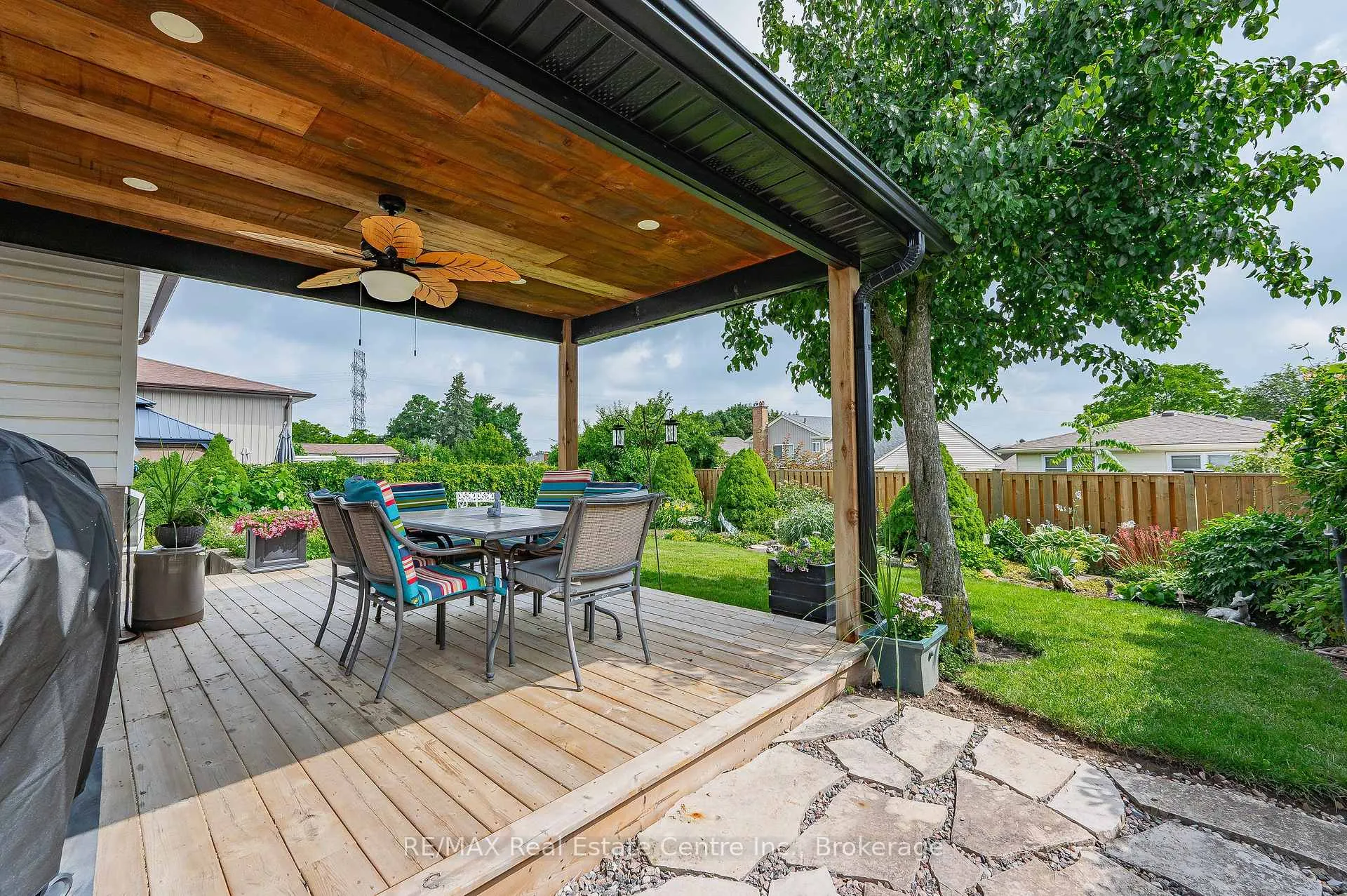 Photo 34 of 127 Toynbee Crescent, Kitchener — HOMEH