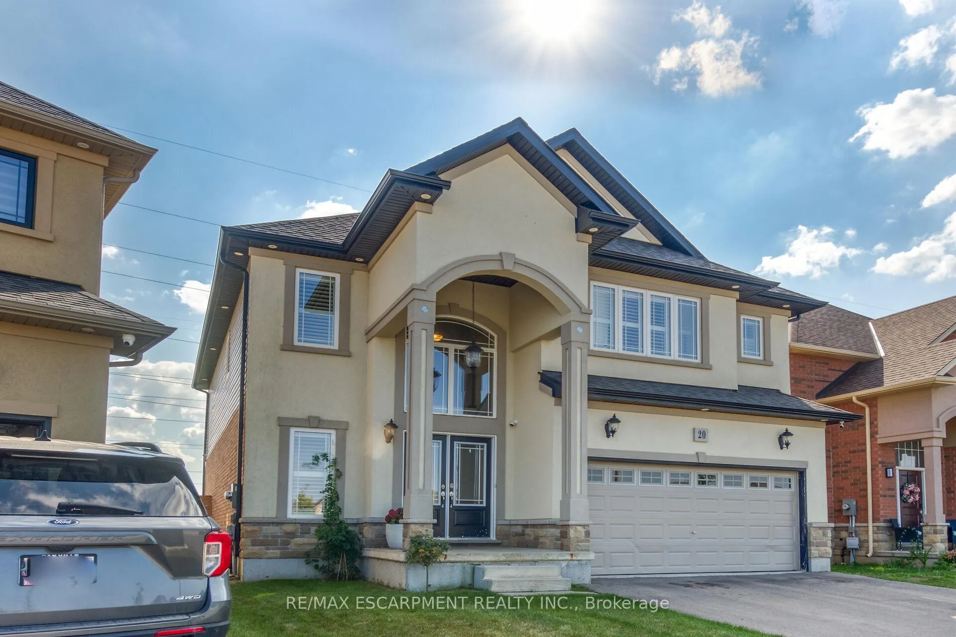 Front of 20 Dolomiti Court