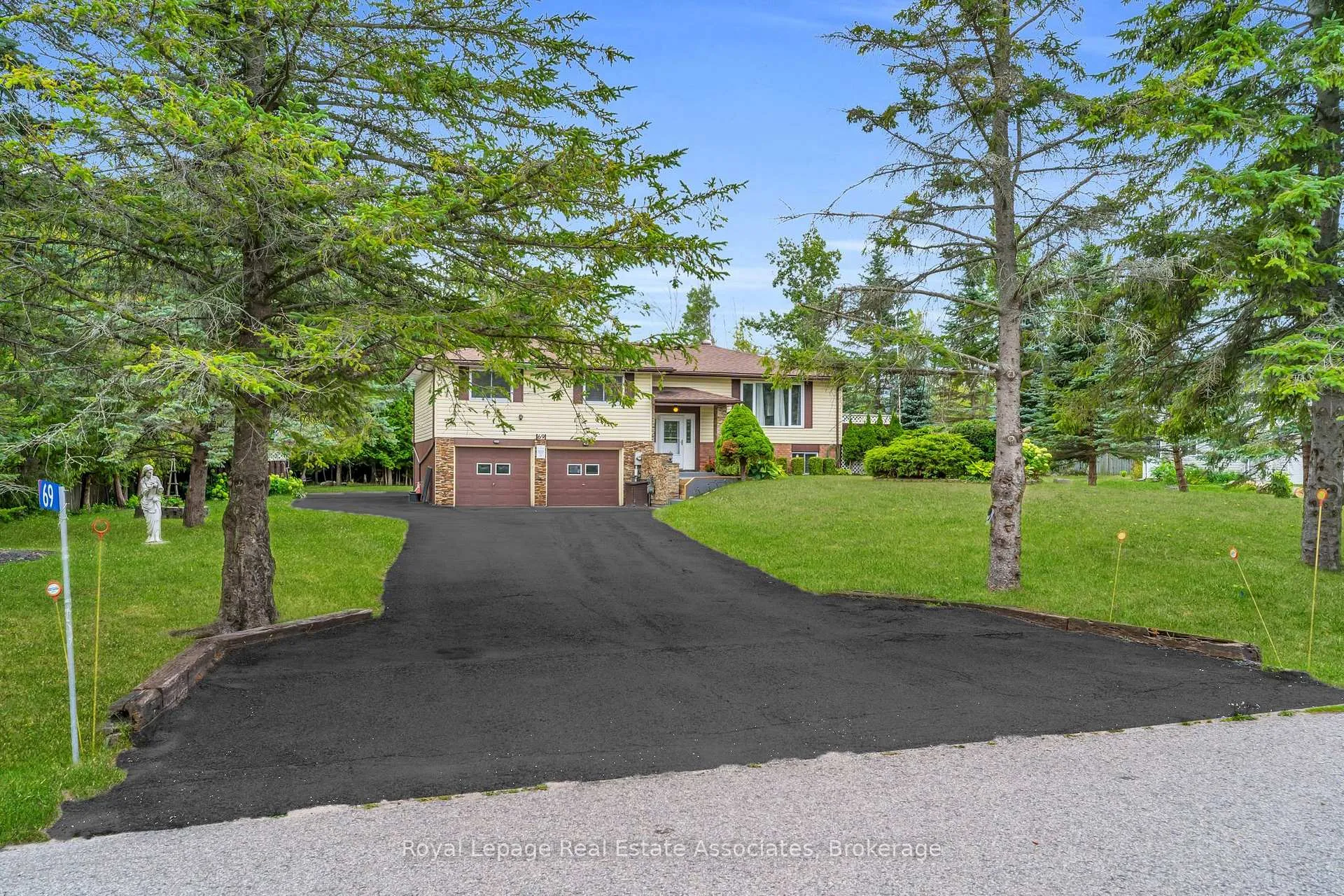 Photo 8 of 69 George Avenue, Wasaga Beach — HOMEH