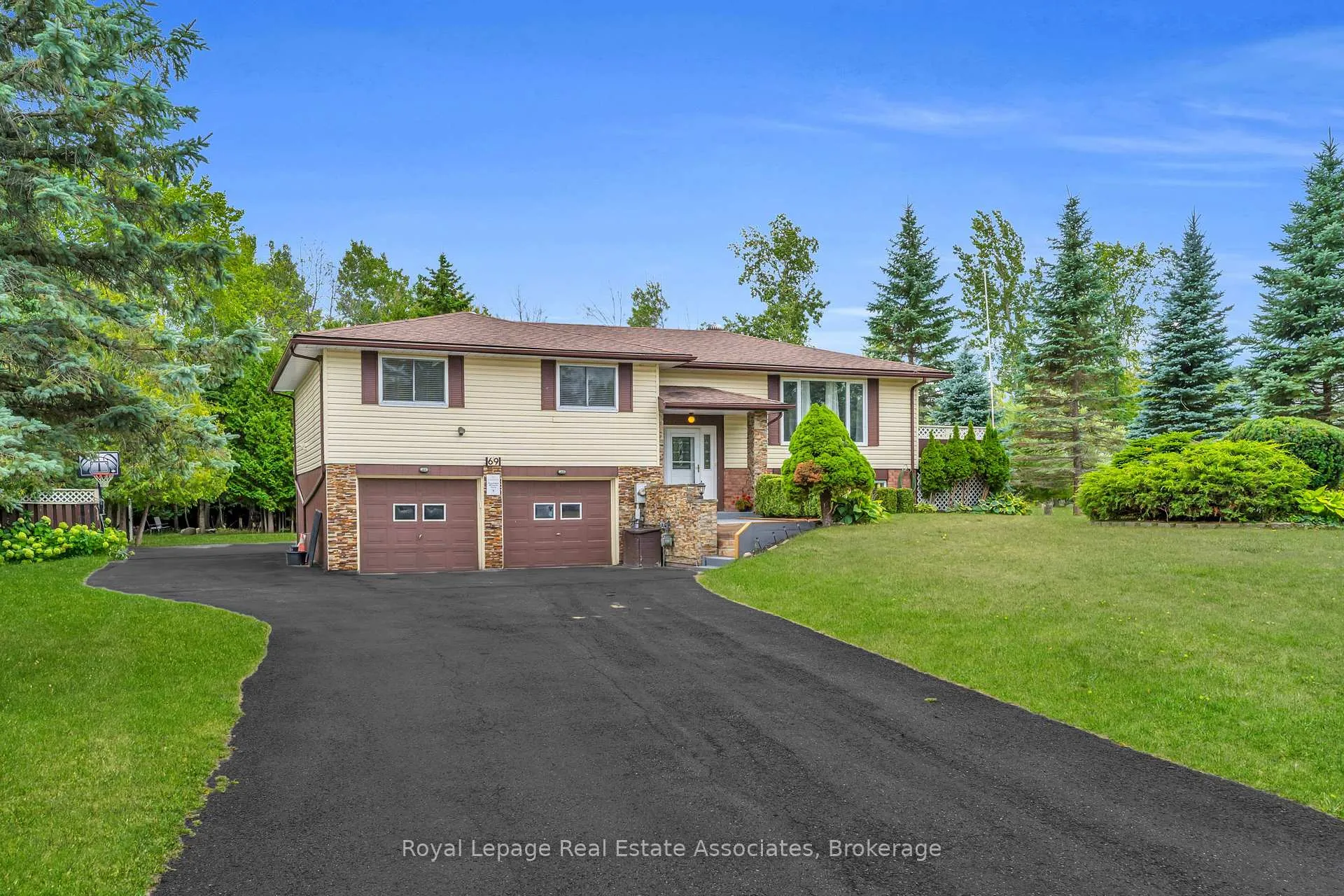 Photo 9 of 69 George Avenue, Wasaga Beach — HOMEH