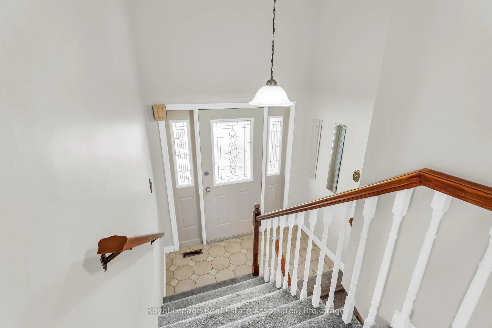 Photo 11 of 69 George Avenue, Wasaga Beach — HOMEH