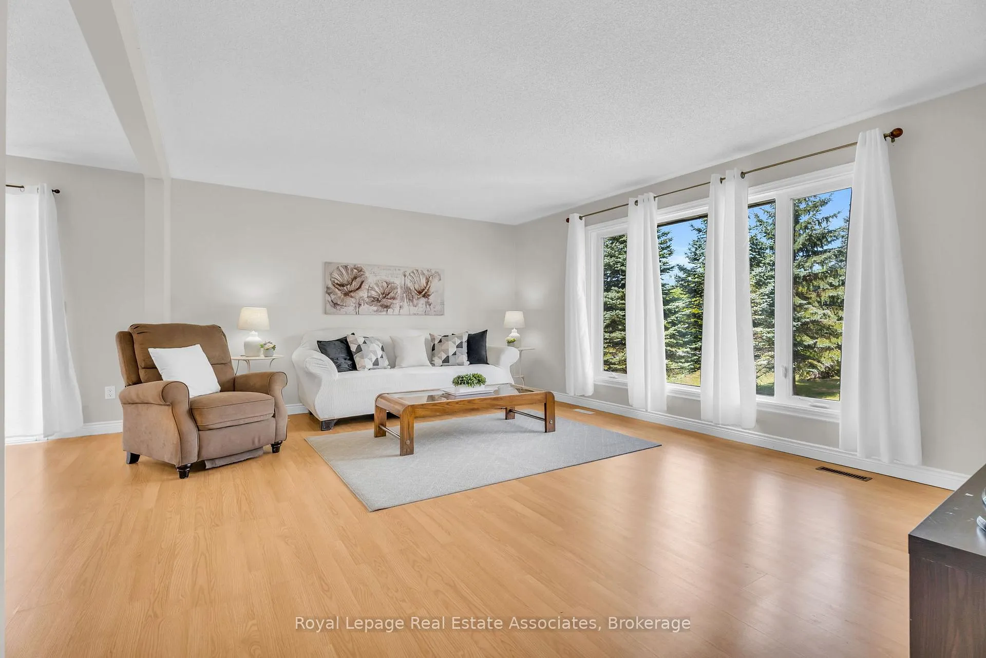 Photo 13 of 69 George Avenue, Wasaga Beach — HOMEH