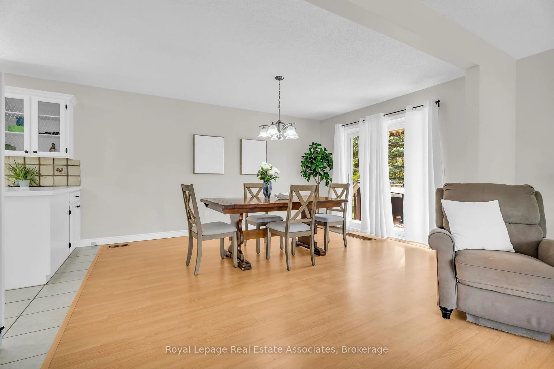Photo 16 of 69 George Avenue, Wasaga Beach — HOMEH