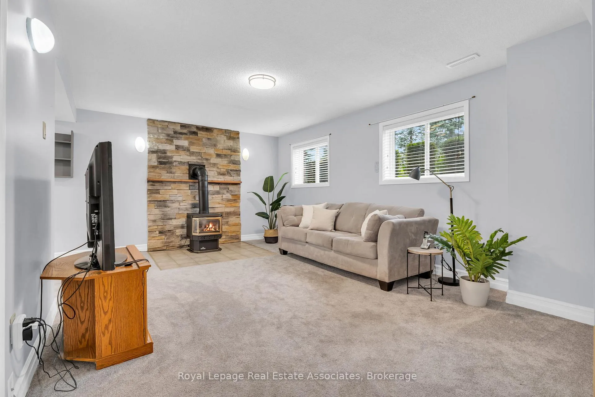 Photo 30 of 69 George Avenue, Wasaga Beach — HOMEH