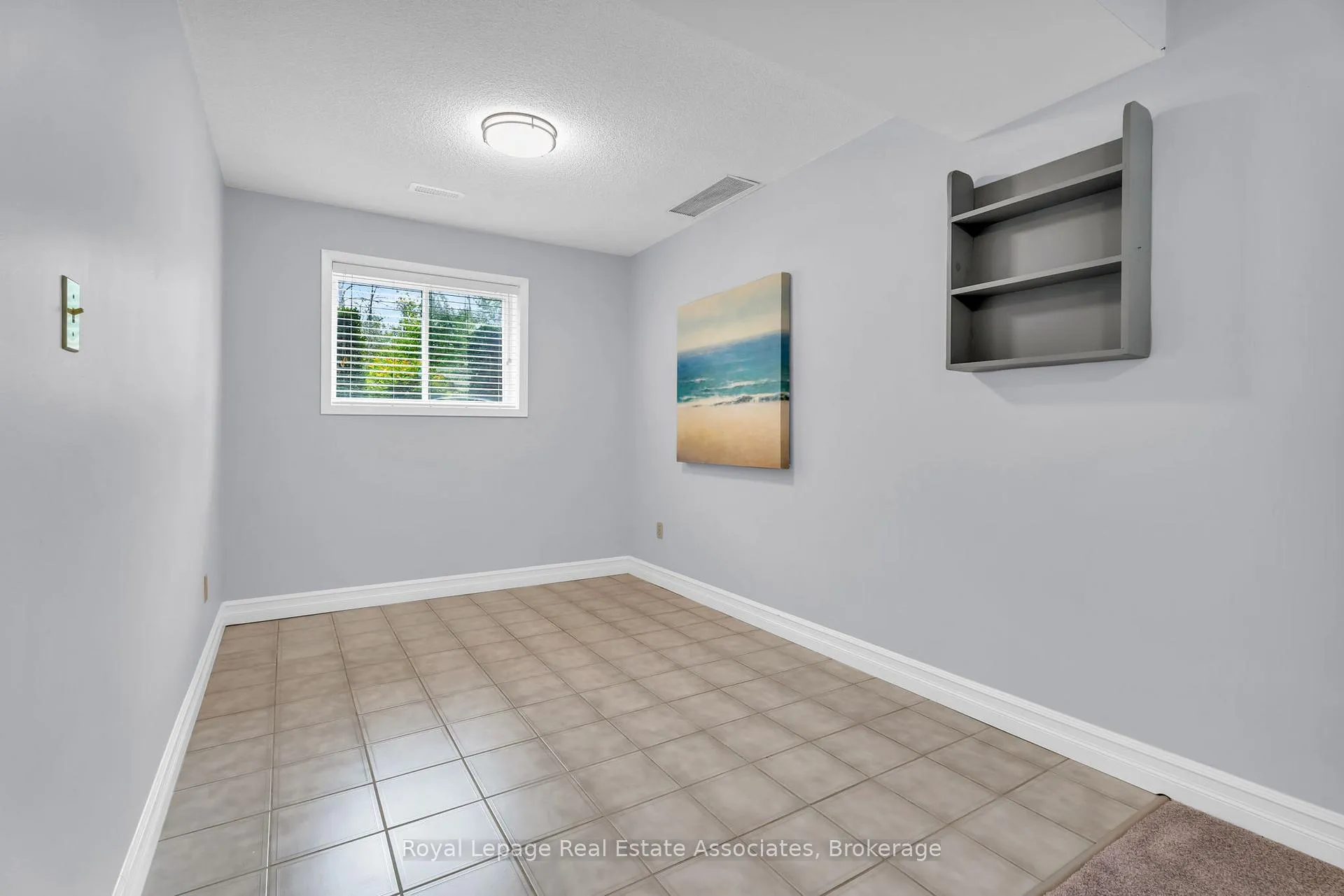 Photo 33 of 69 George Avenue, Wasaga Beach — HOMEH