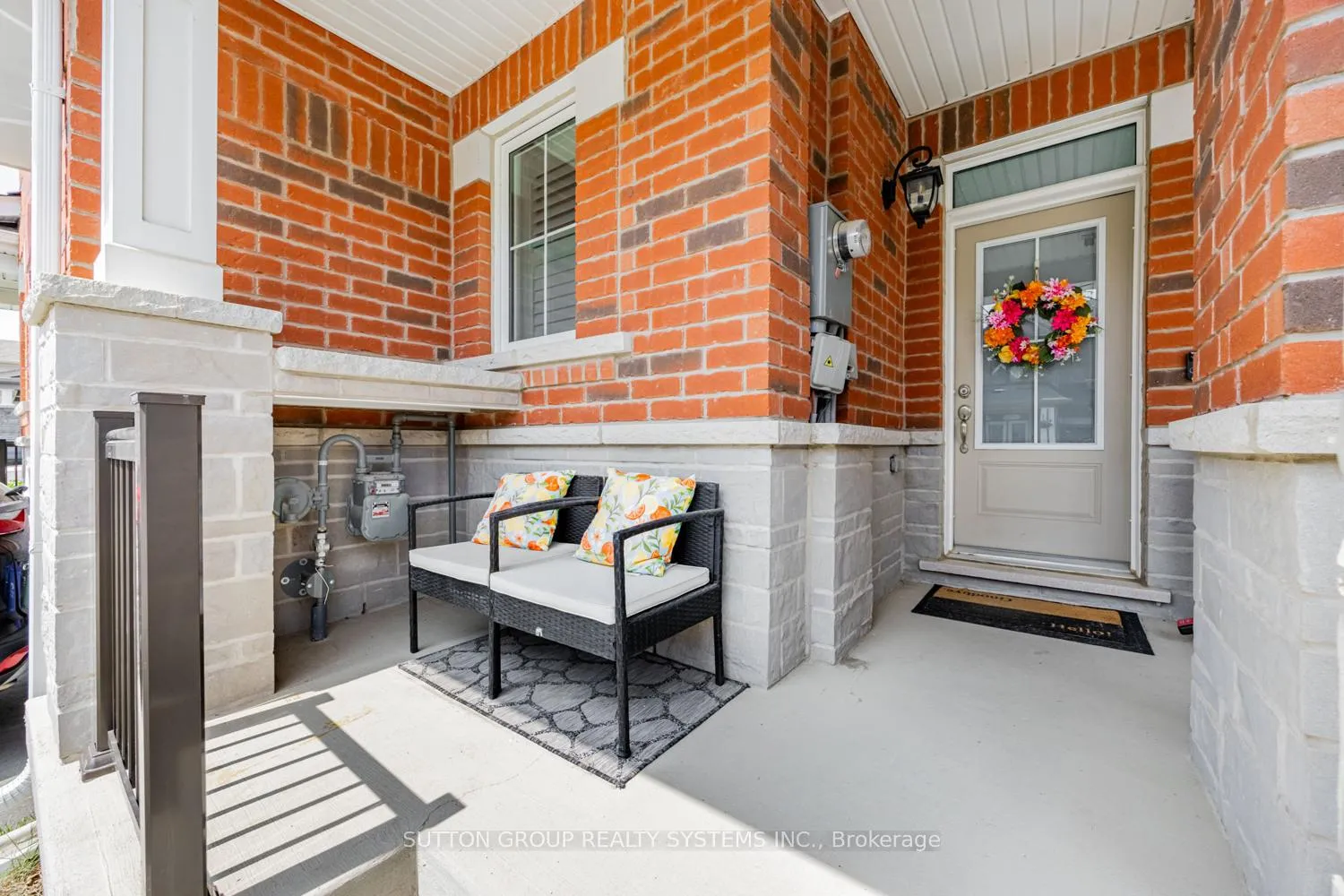 Photo 2 of 966 Cherry Court, Milton, Cobban — HOMEH