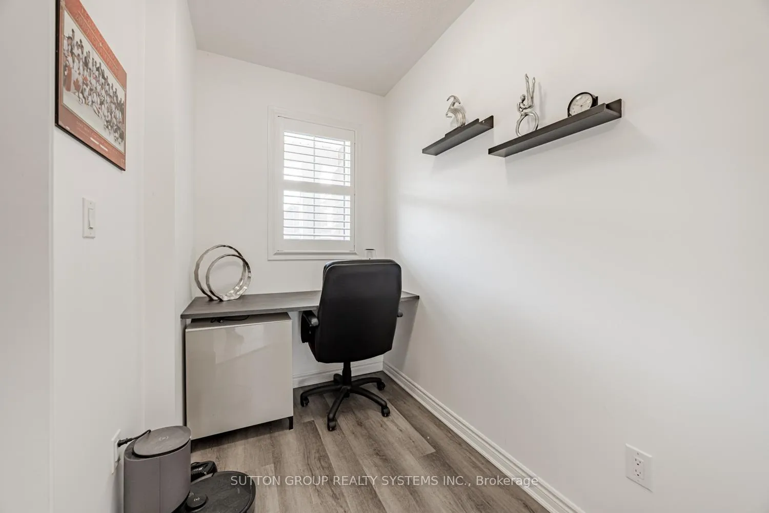 Photo 6 of 966 Cherry Court, Milton, Cobban — HOMEH