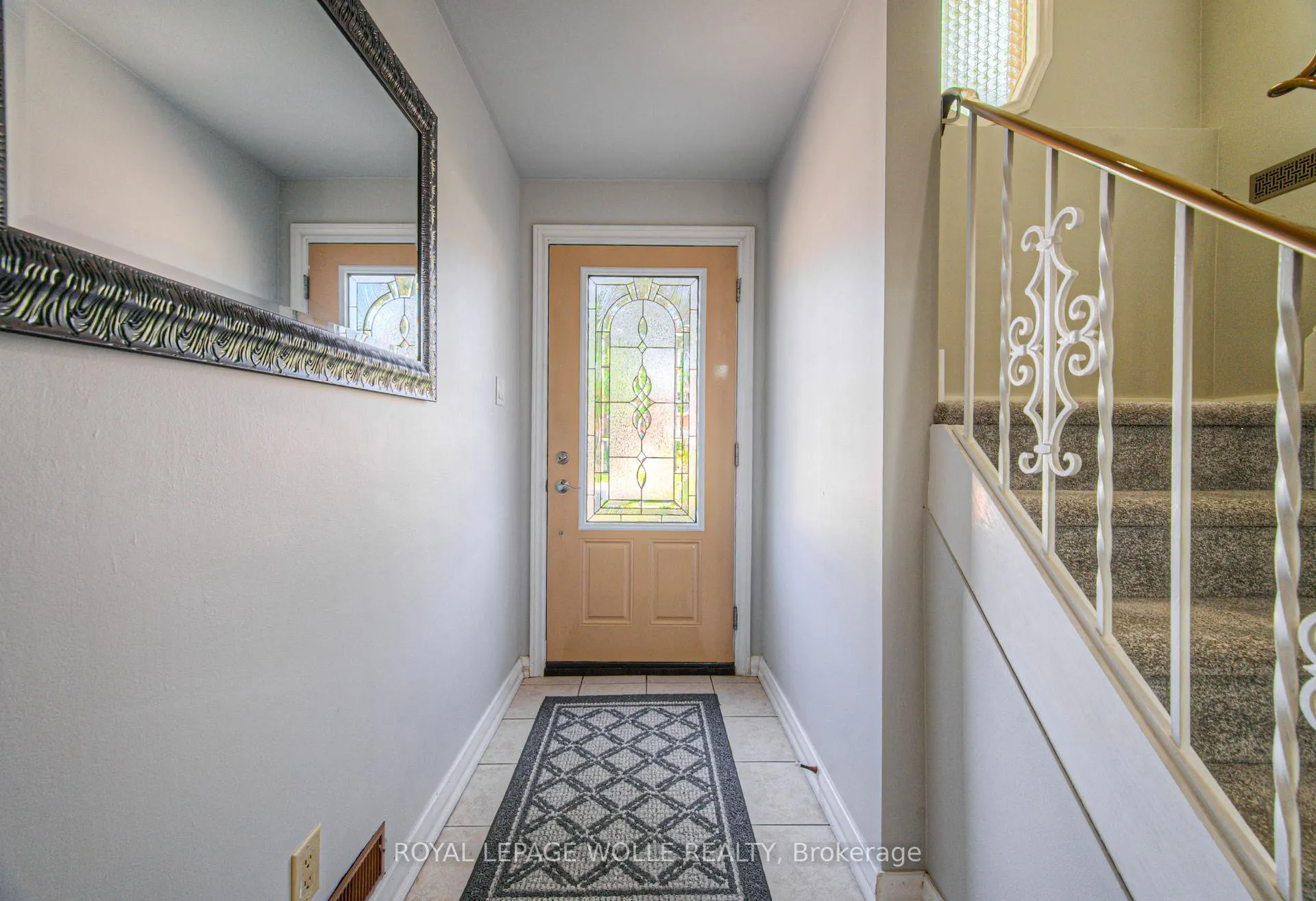 Photo 5 of 61 Bluerock Crescent, Cambridge — HOMEH