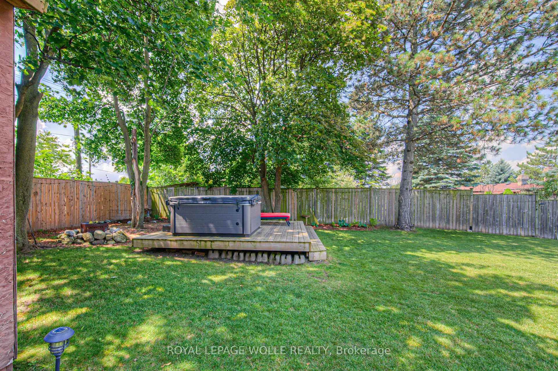 Photo 33 of 61 Bluerock Crescent, Cambridge — HOMEH