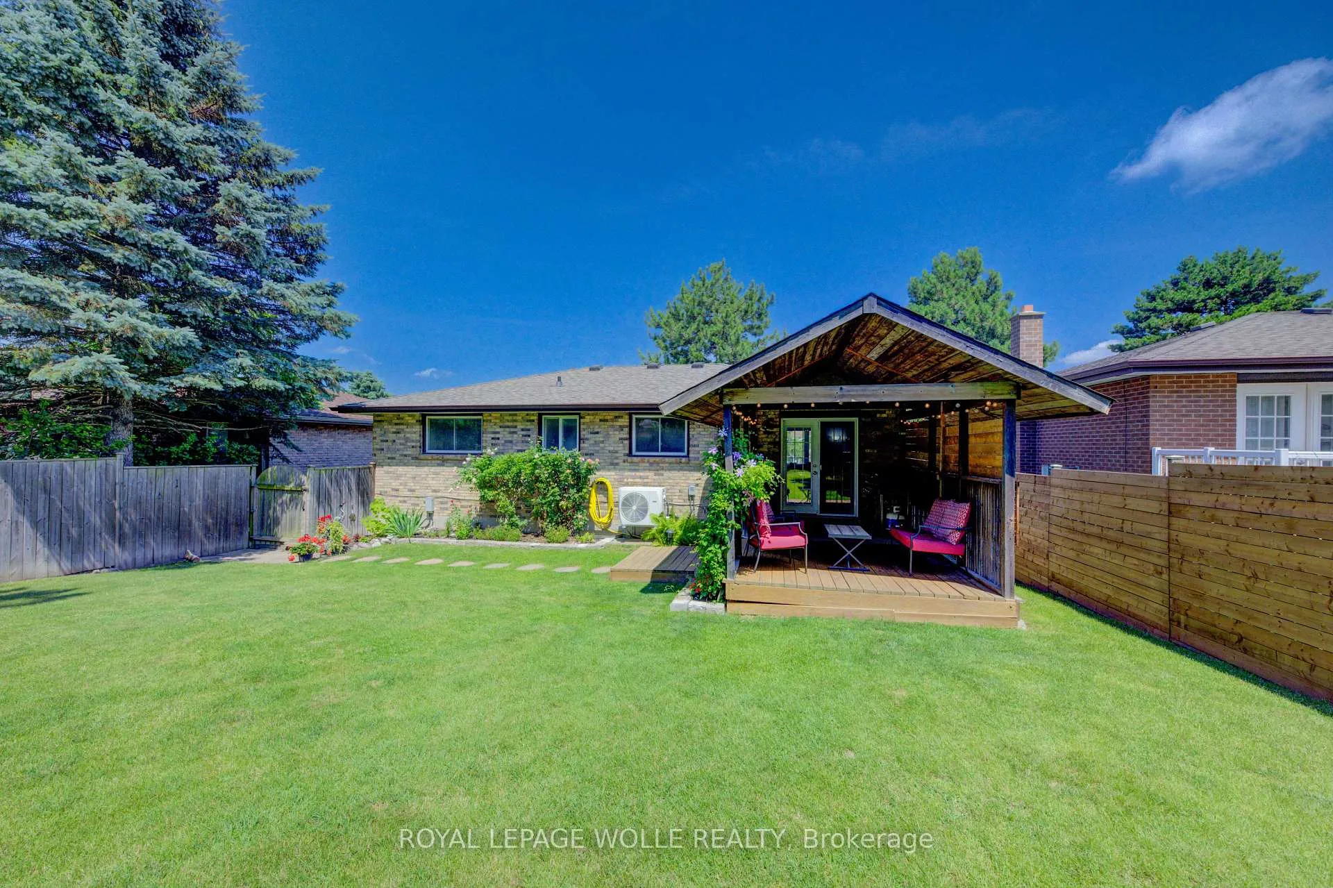 Photo 41 of 61 Bluerock Crescent, Cambridge — HOMEH