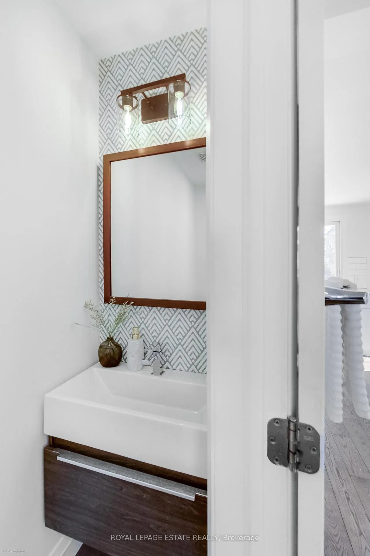 Photo 13 of 25 Coleridge Avenue, Toronto, Woodbine-Lumsden — HOMEH