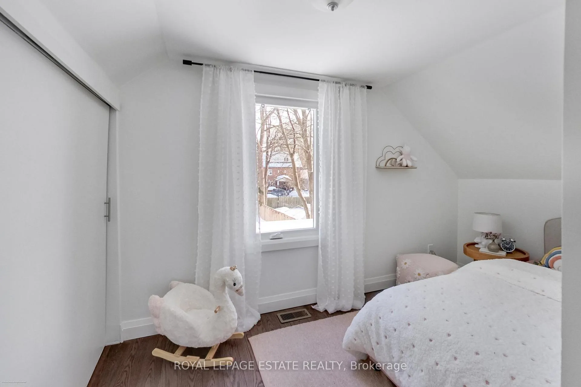 Photo 14 of 25 Coleridge Avenue, Toronto, Woodbine-Lumsden — HOMEH