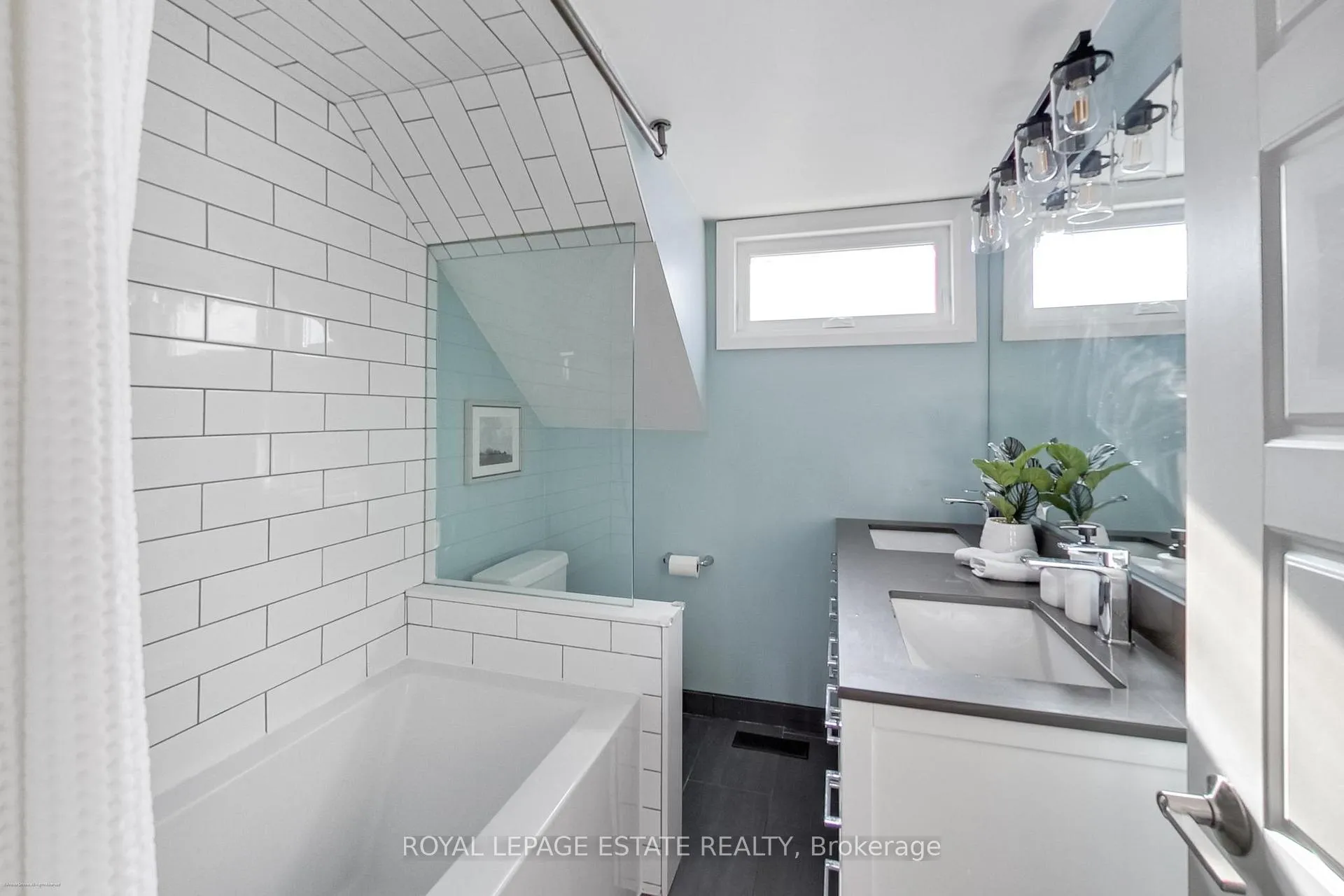 Photo 21 of 25 Coleridge Avenue, Toronto, Woodbine-Lumsden — HOMEH