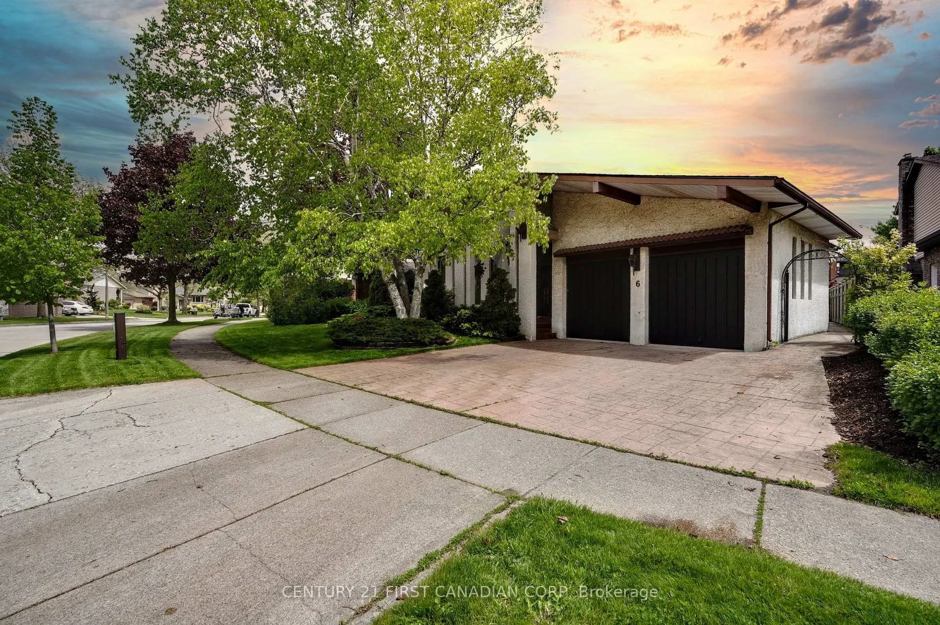 Photo 1 of 6 Audubon Street, Hamilton, Stoney Creek Mountain — HOMEH