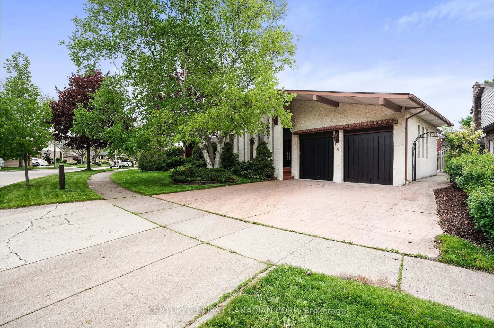 Photo 2 of 6 Audubon Street, Hamilton, Stoney Creek Mountain — HOMEH