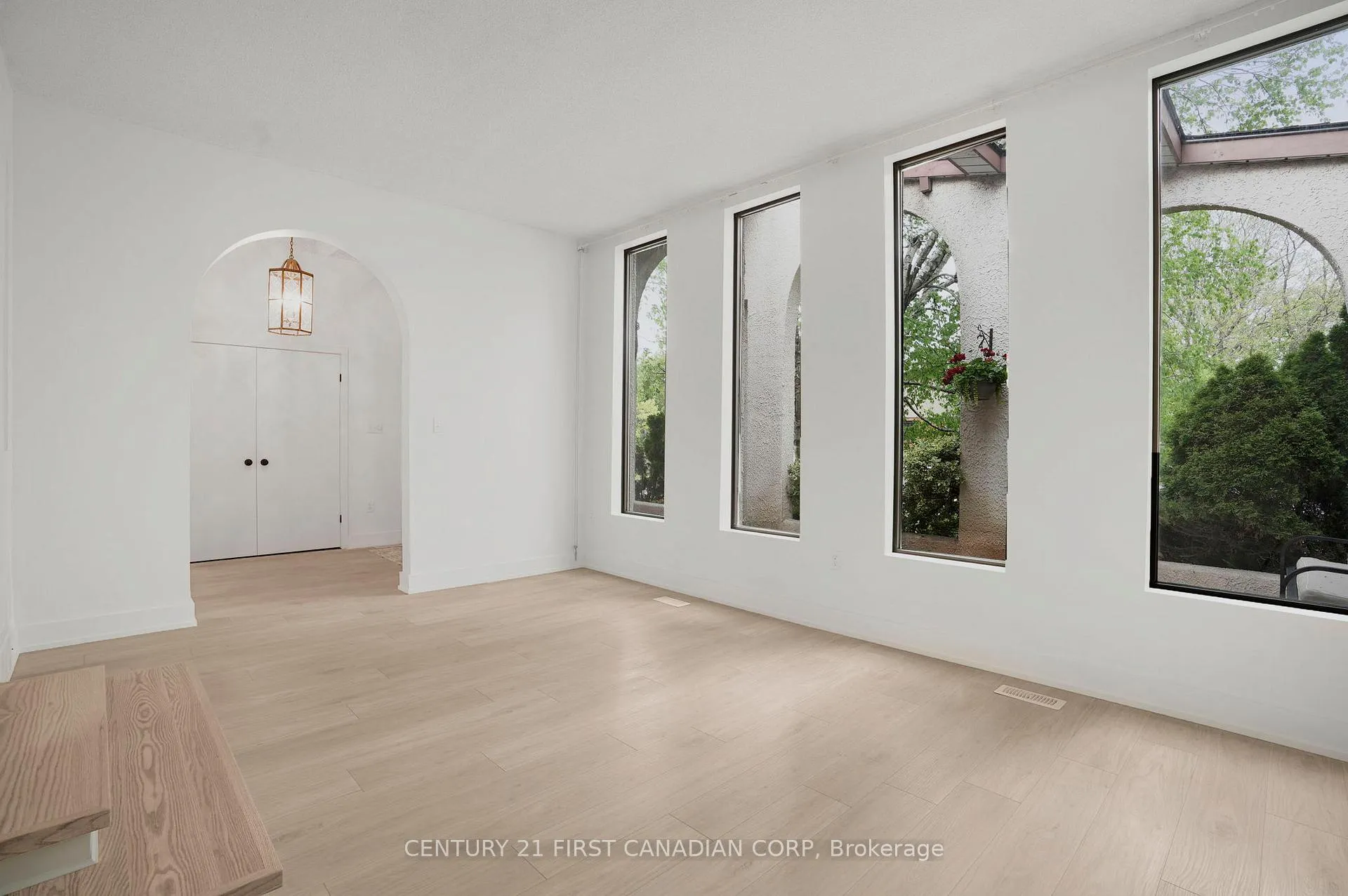Photo 11 of 6 Audubon Street, Hamilton, Stoney Creek Mountain — HOMEH