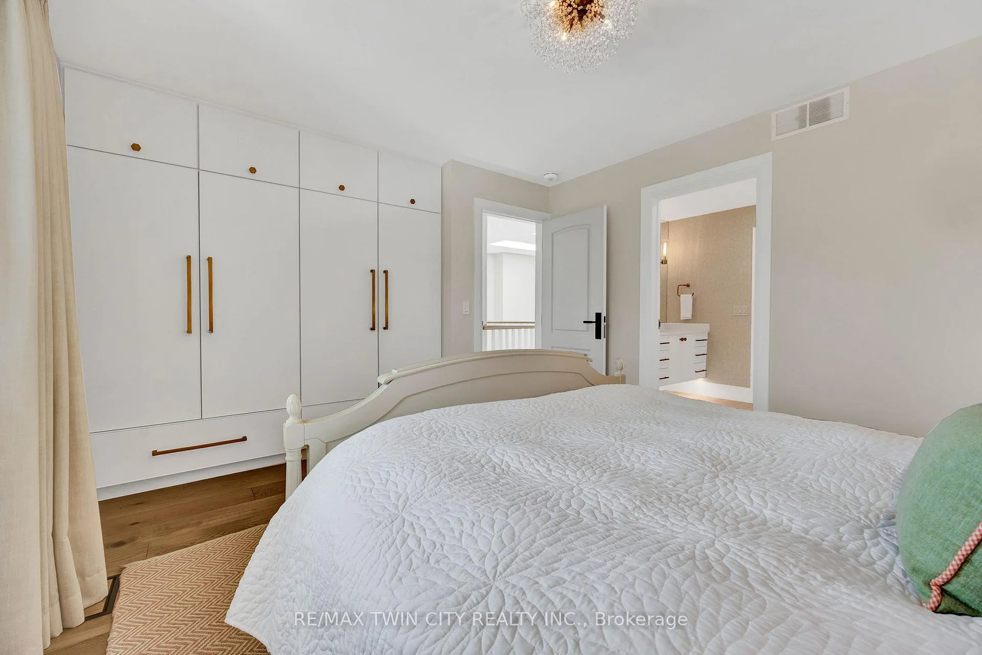 Photo 21 of 47 Huntley Crescent, Kitchener — HOMEH