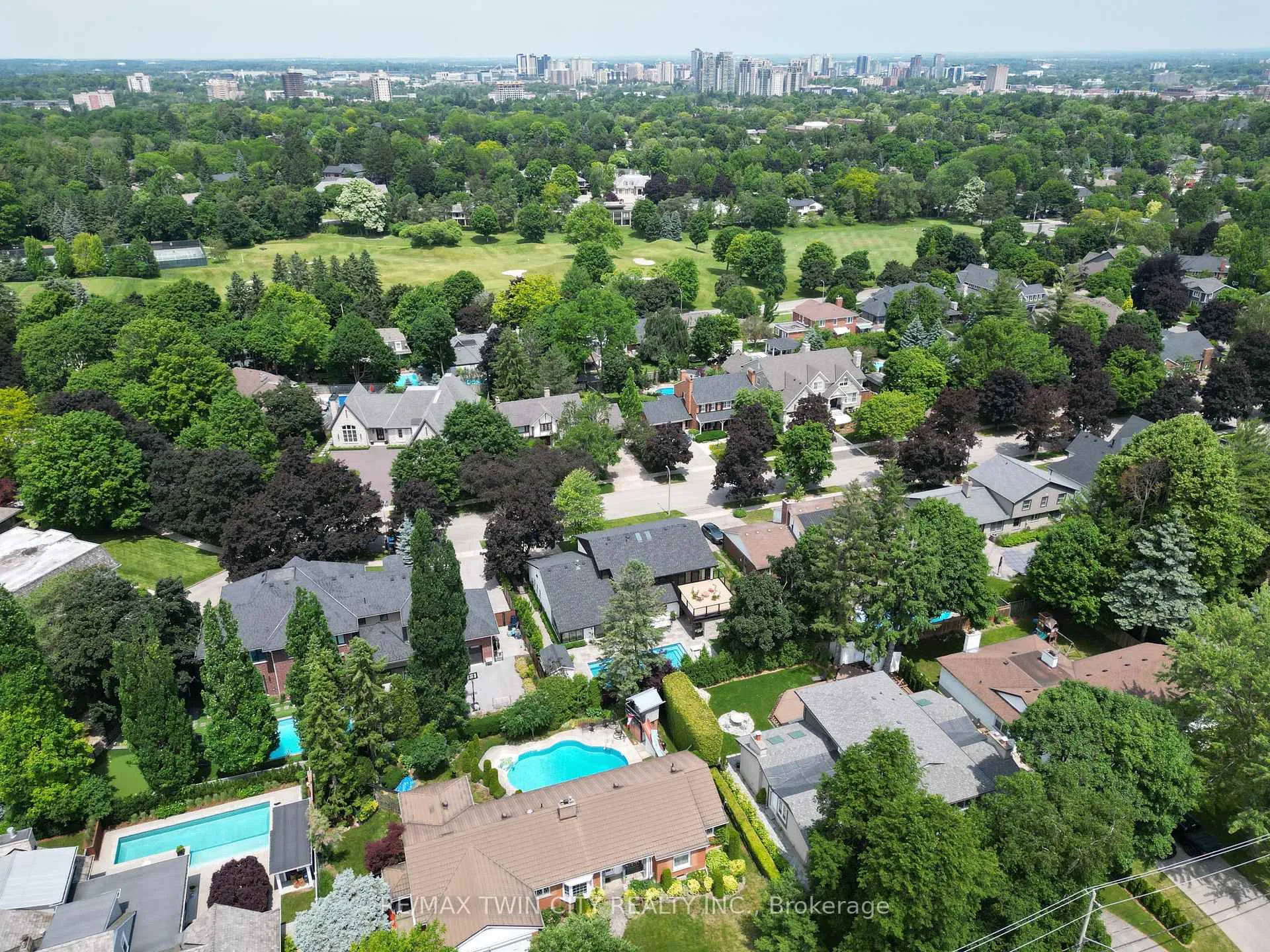 Photo 34 of 47 Huntley Crescent, Kitchener — HOMEH