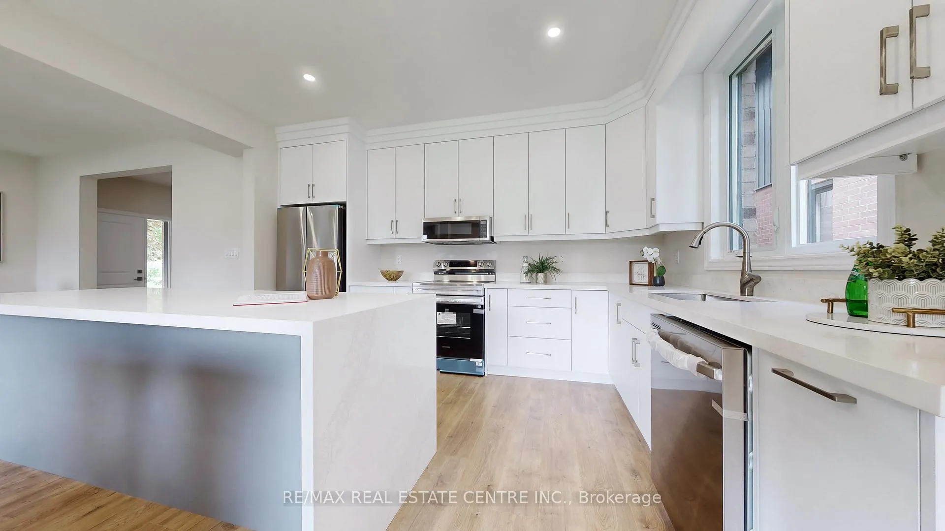 Photo 10 of 145 Ballantyne Avenue, Cambridge, Glenview, Lincoln, Oak — HOMEH