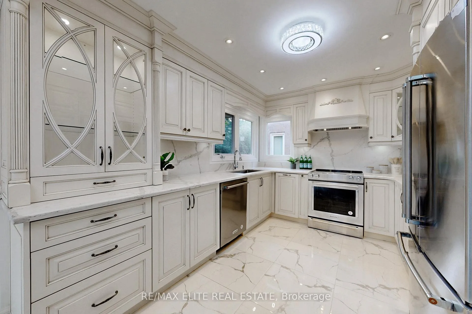 Photo 11 of 30 John Button Boulevard, Markham, Buttonville — HOMEH