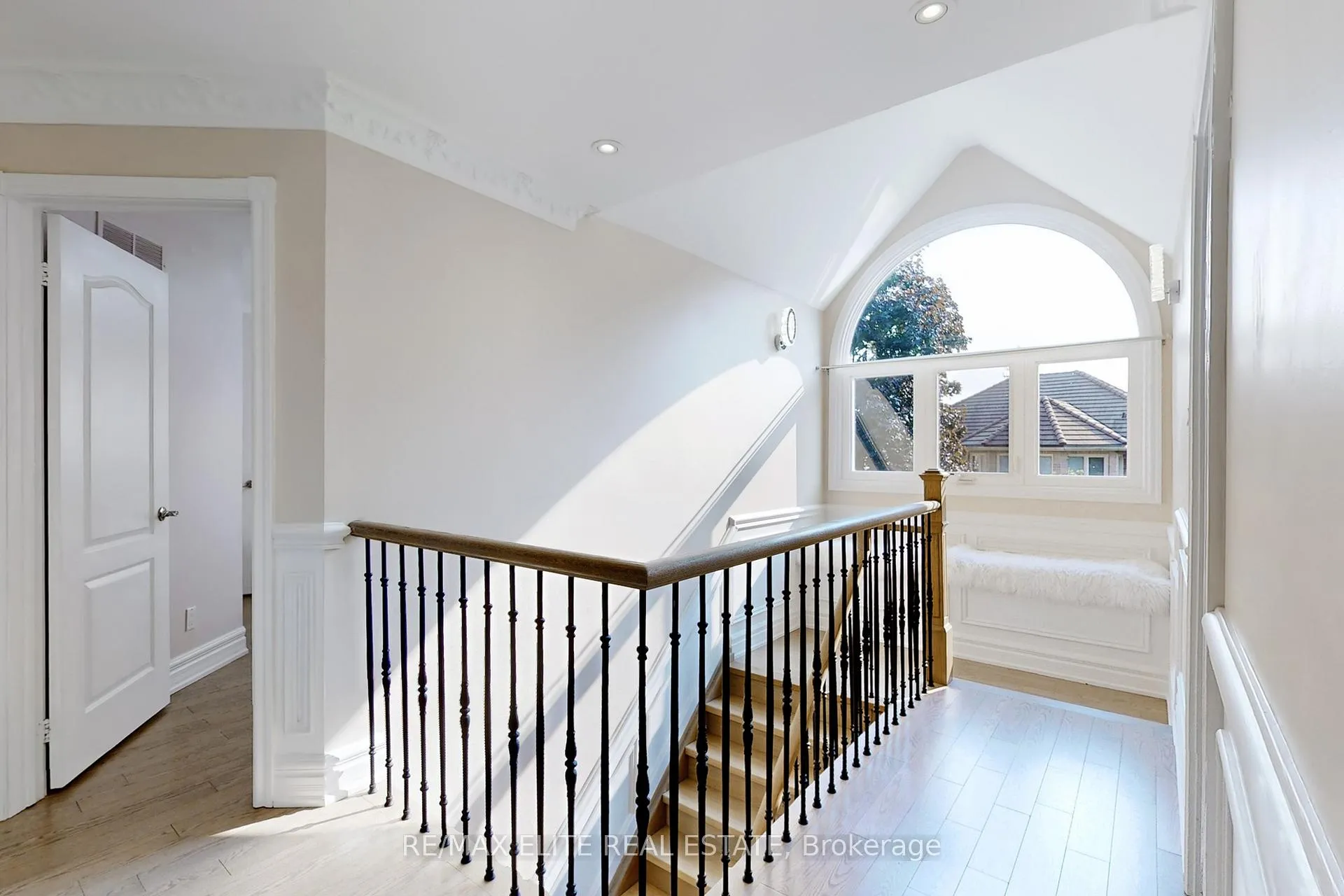 Photo 17 of 30 John Button Boulevard, Markham, Buttonville — HOMEH