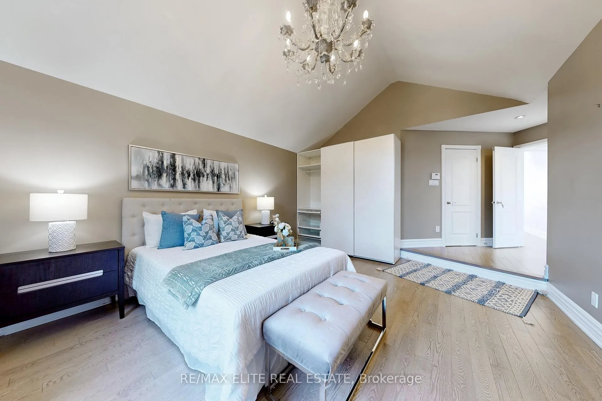 Photo 19 of 30 John Button Boulevard, Markham, Buttonville — HOMEH