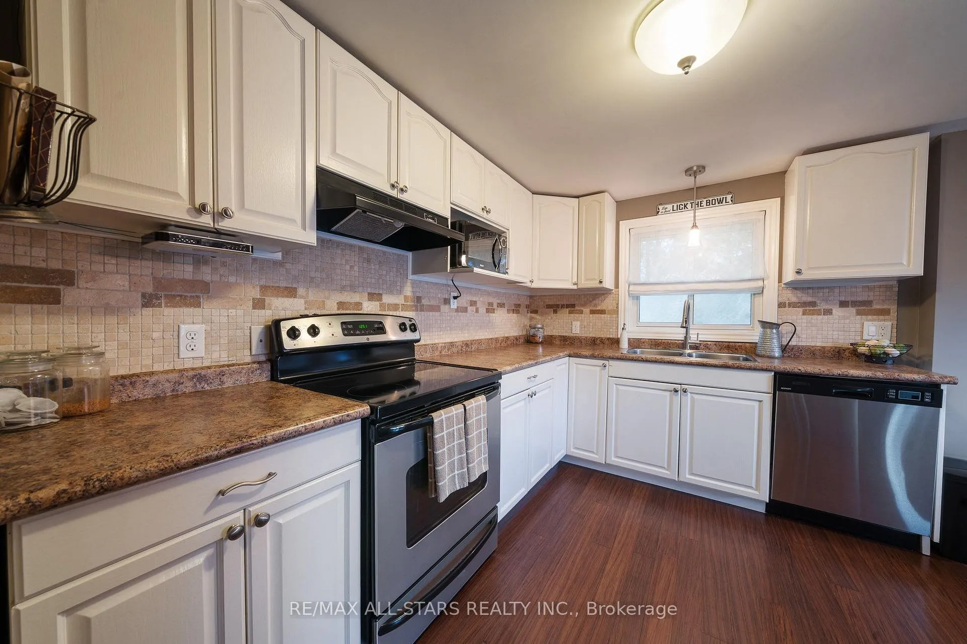 Photo 7 of 32 Newman Road, Kawartha Lakes, Mariposa — HOMEH