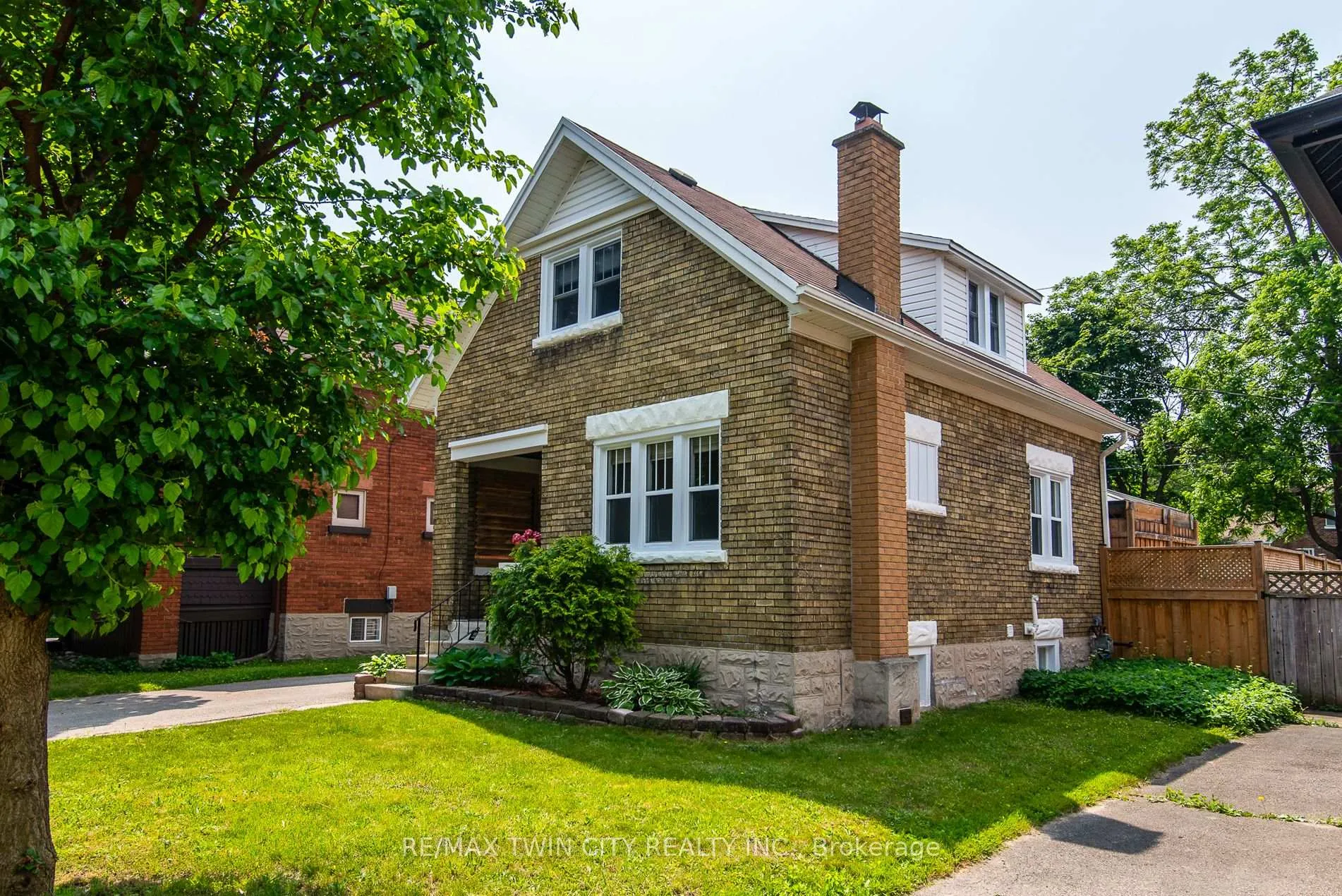 Photo 4 of 131 Homewood Avenue, Kitchener — HOMEH