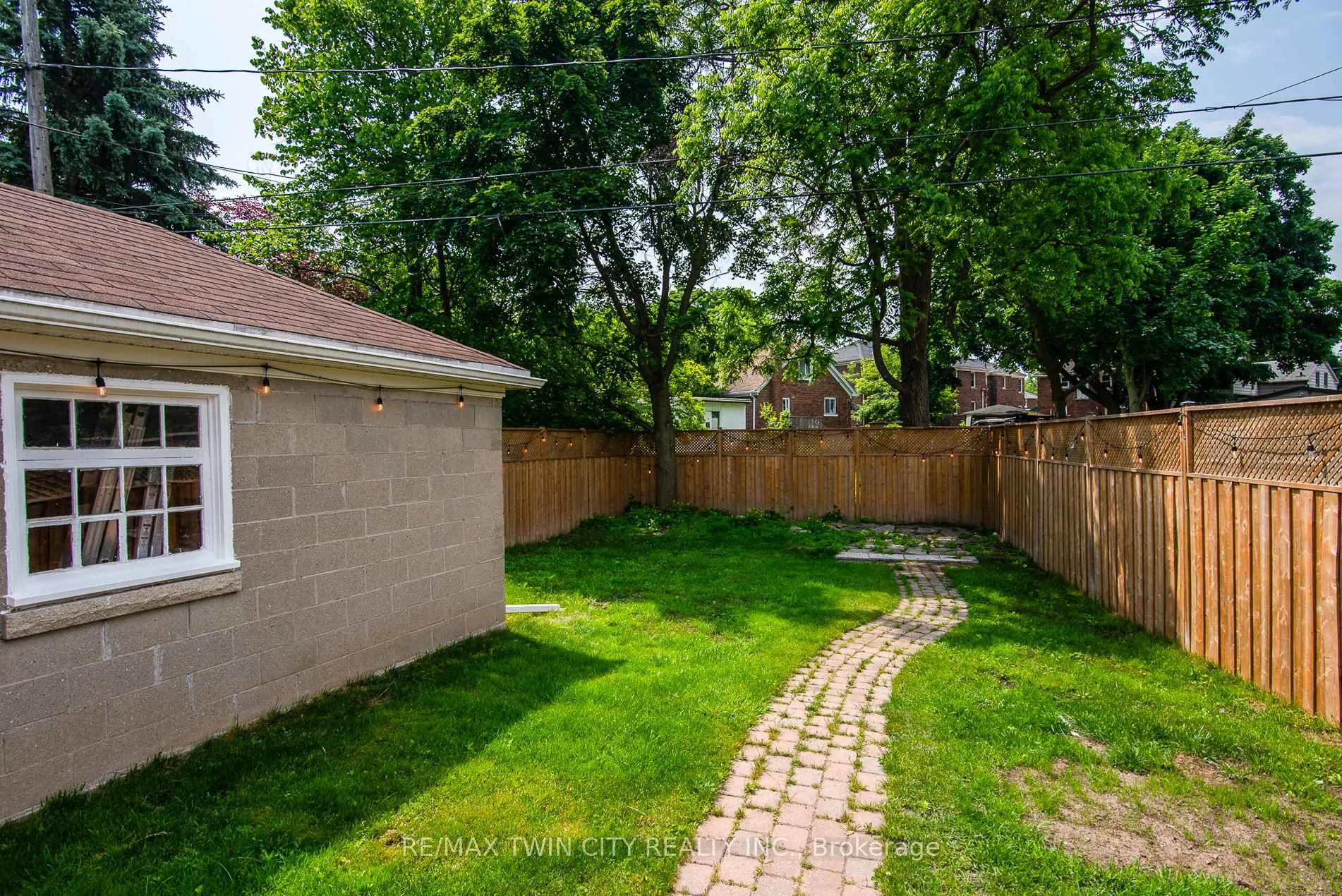 Photo 8 of 131 Homewood Avenue, Kitchener — HOMEH