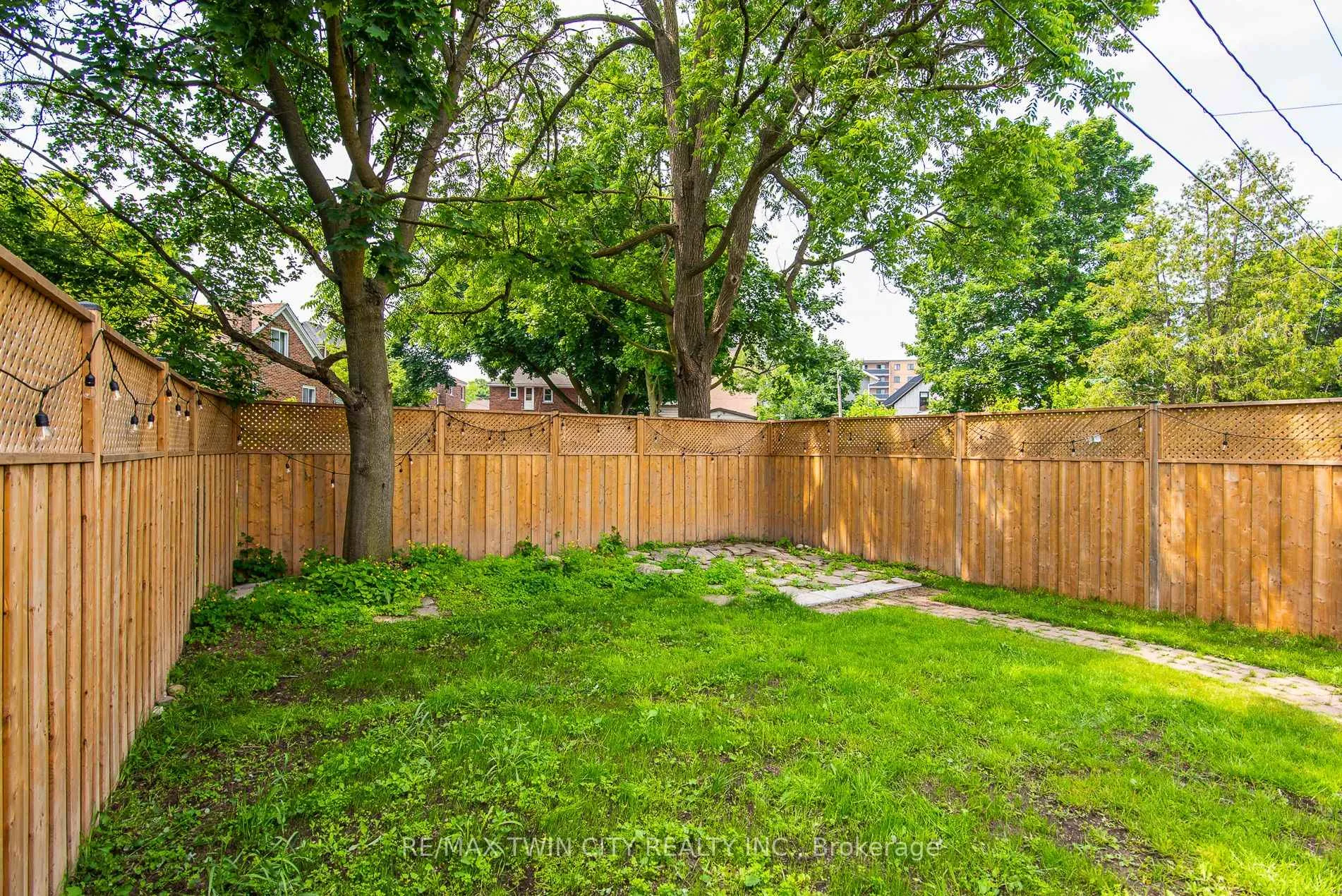 Photo 10 of 131 Homewood Avenue, Kitchener — HOMEH