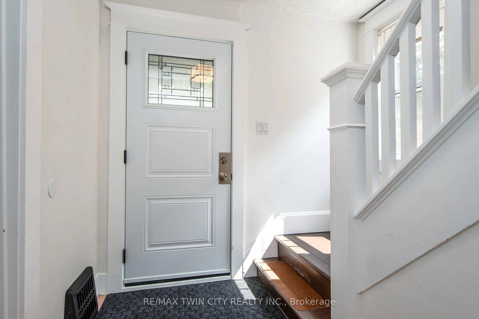 Photo 14 of 131 Homewood Avenue, Kitchener — HOMEH