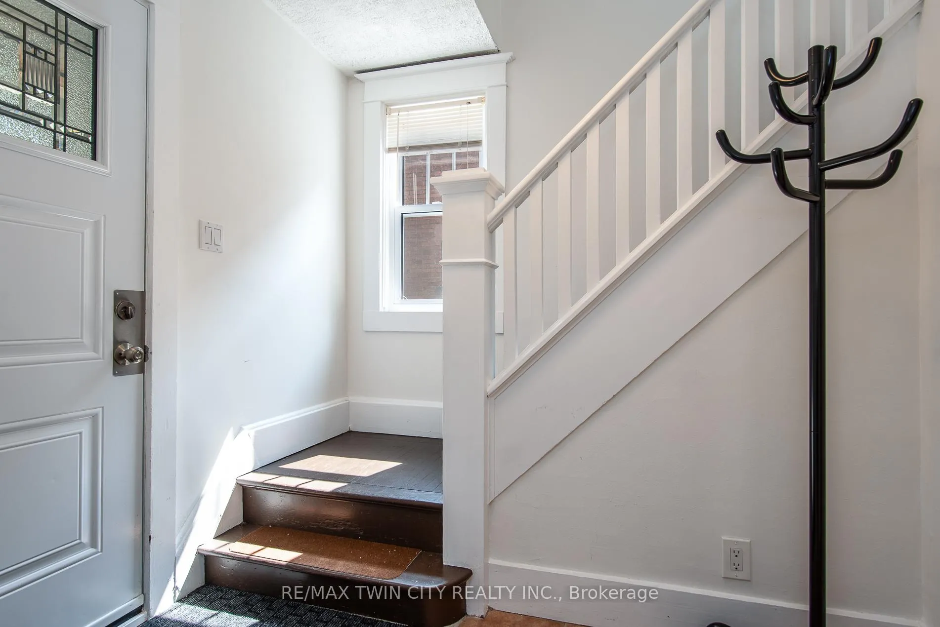Photo 15 of 131 Homewood Avenue, Kitchener — HOMEH