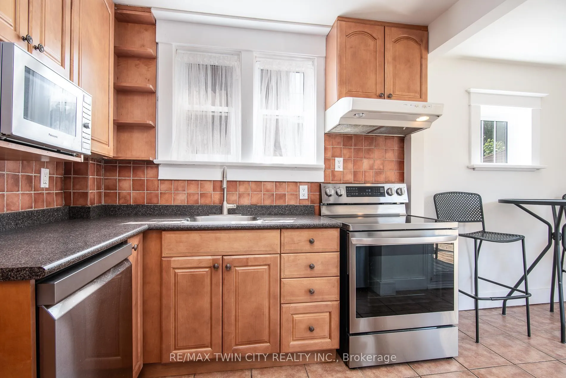 Photo 20 of 131 Homewood Avenue, Kitchener — HOMEH