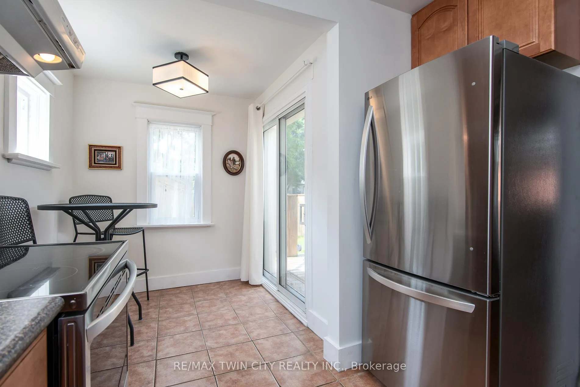 Photo 22 of 131 Homewood Avenue, Kitchener — HOMEH