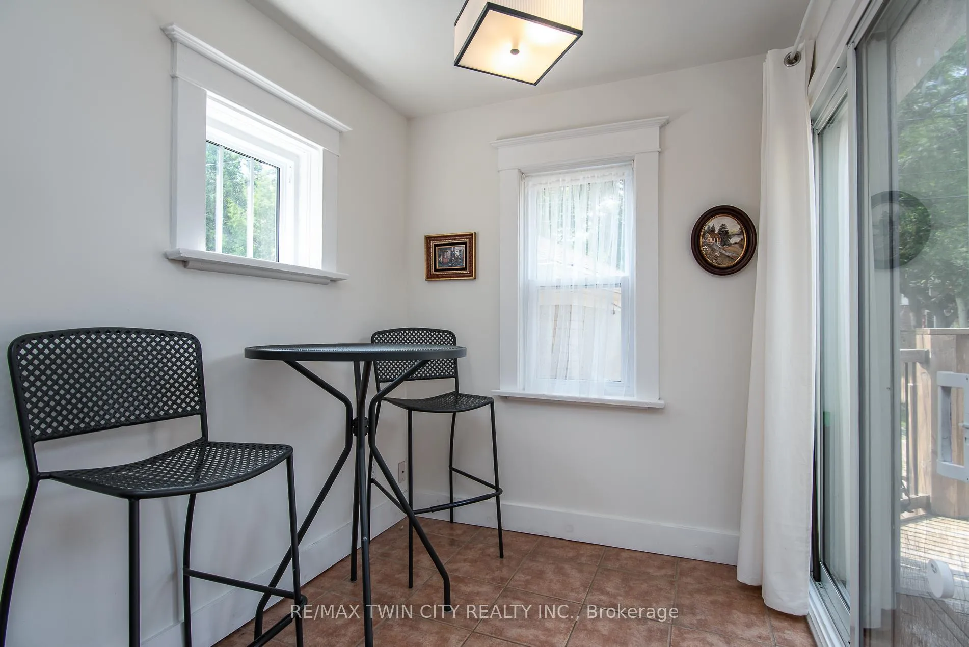 Photo 23 of 131 Homewood Avenue, Kitchener — HOMEH
