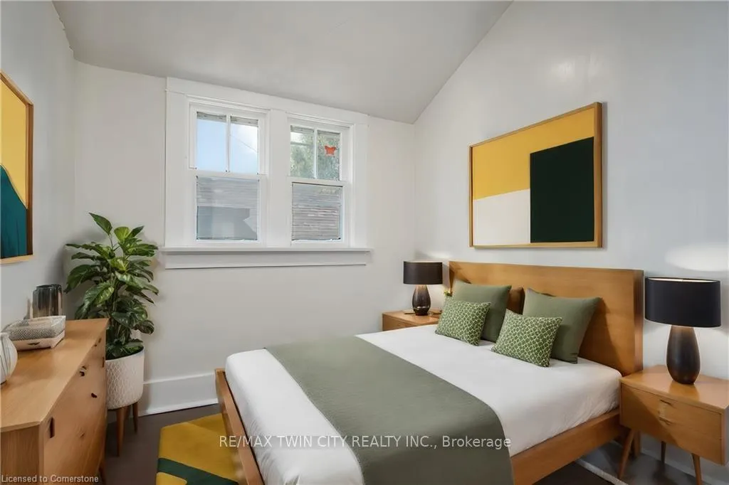 Photo 29 of 131 Homewood Avenue, Kitchener — HOMEH
