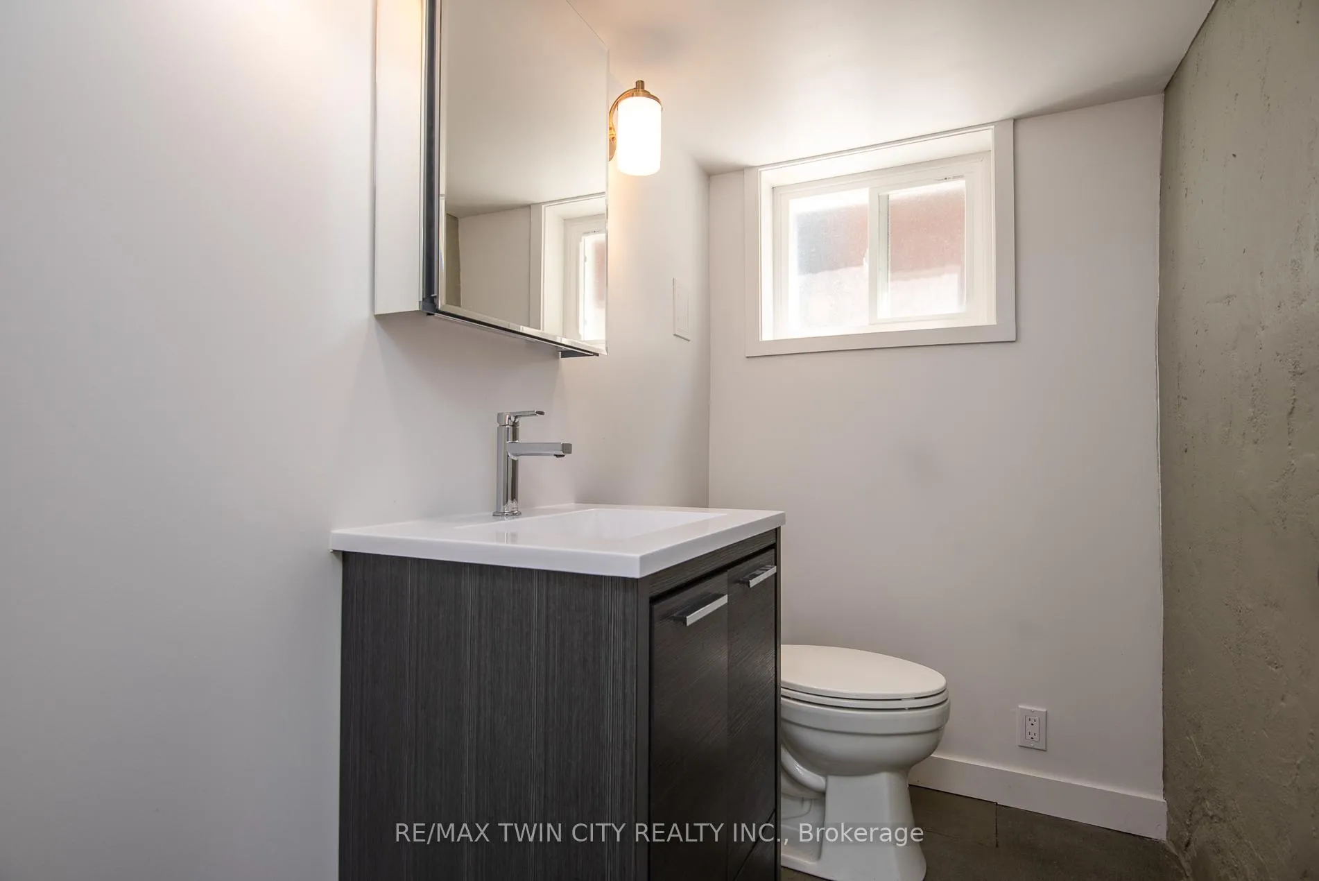 Photo 33 of 131 Homewood Avenue, Kitchener — HOMEH