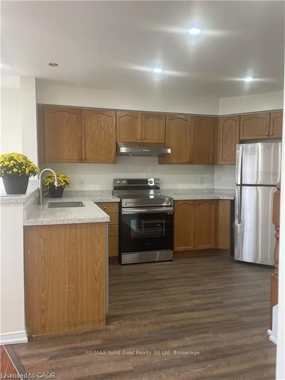Photo 2 of 43 Big Springs Court, Kitchener — HOMEH
