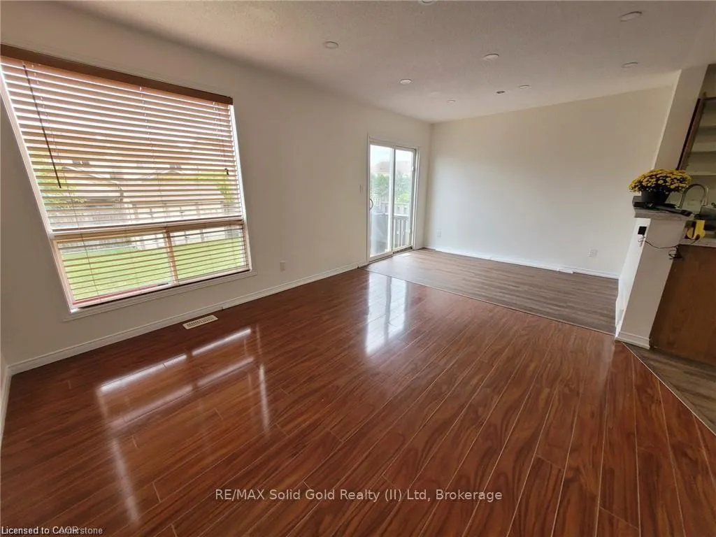 Photo 4 of 43 Big Springs Court, Kitchener — HOMEH