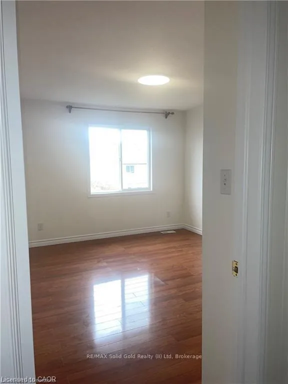 Photo 7 of 43 Big Springs Court, Kitchener — HOMEH