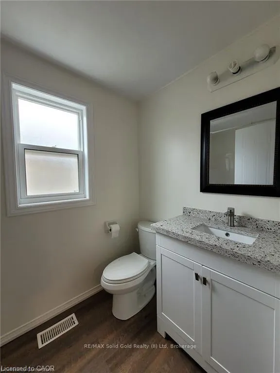 Photo 9 of 43 Big Springs Court, Kitchener — HOMEH