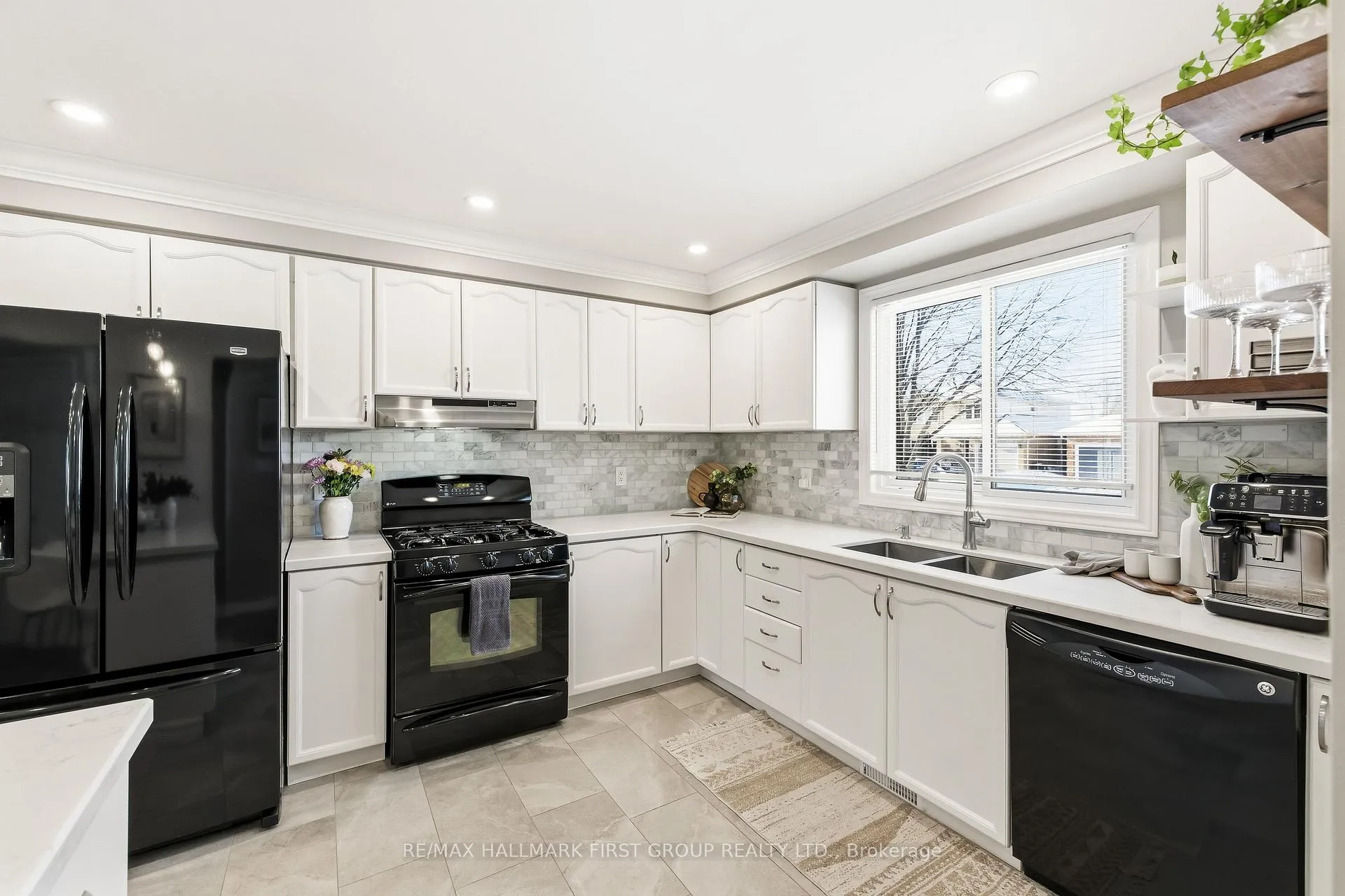 Photo 6 of 46 Kintyre Street, Clarington, Courtice — HOMEH