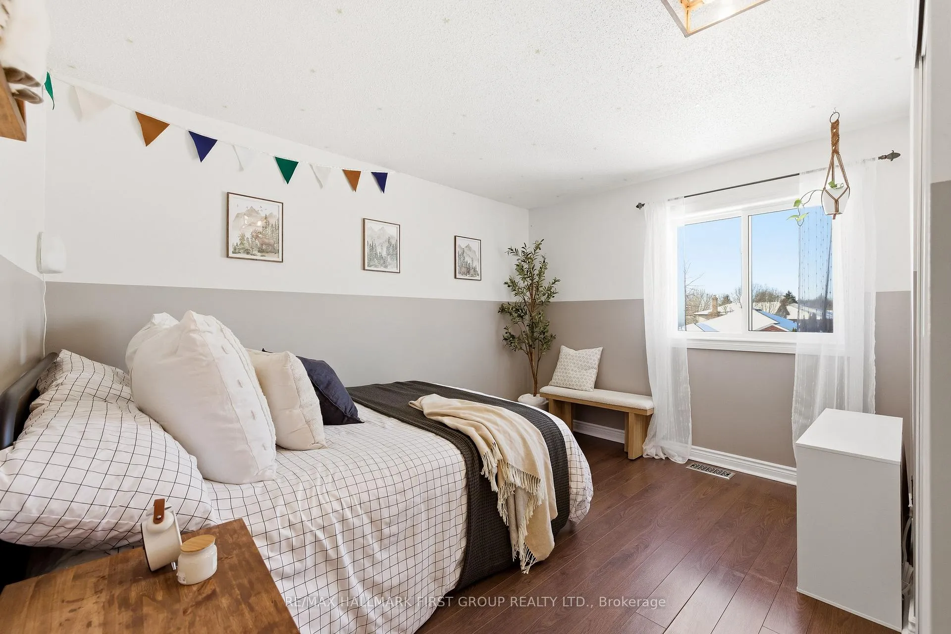 Photo 21 of 46 Kintyre Street, Clarington, Courtice — HOMEH